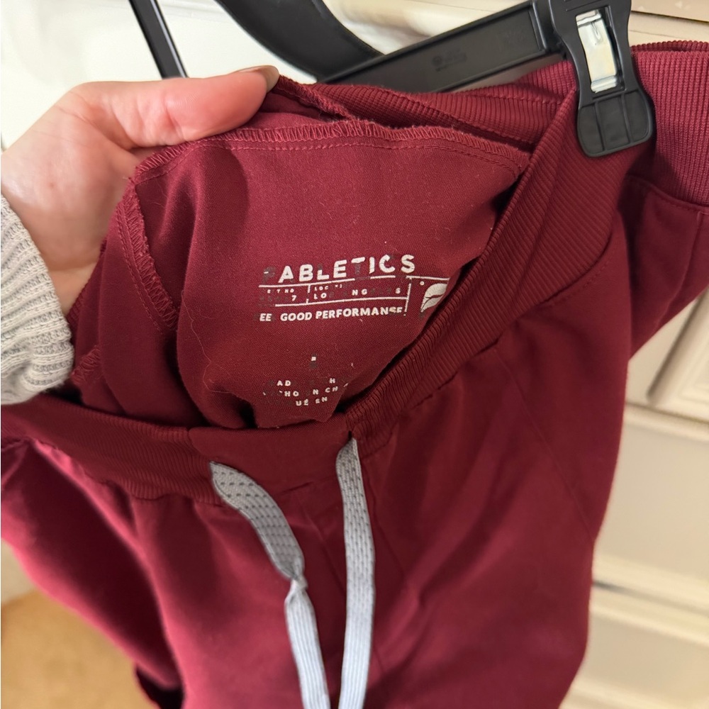 Fabletics scrub set - Picture 11 of 11